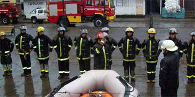 Bomberos de San Rosendo recibe importante implementaci�n, bote zodiac y herramientas de rescate vehicular