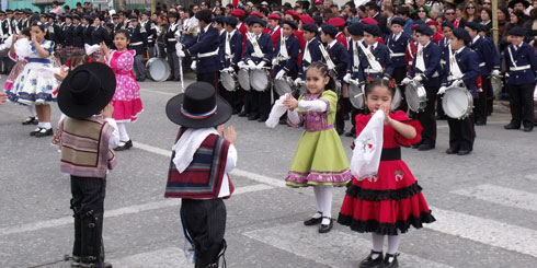 Lajino.cl - Laja, Desfile Fiestas Patrias Bicentenario