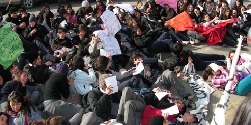 Lajino.cl es LAJA en Internet // Laja, alumnos del Liceo CH marchas en adhesión al paro nacional