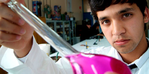 LAJINO.CL LAJA en Internet // Alumno de Laja representará a la Región en Olimpiada Nacional de Quimica 2011. Foto: César Jara